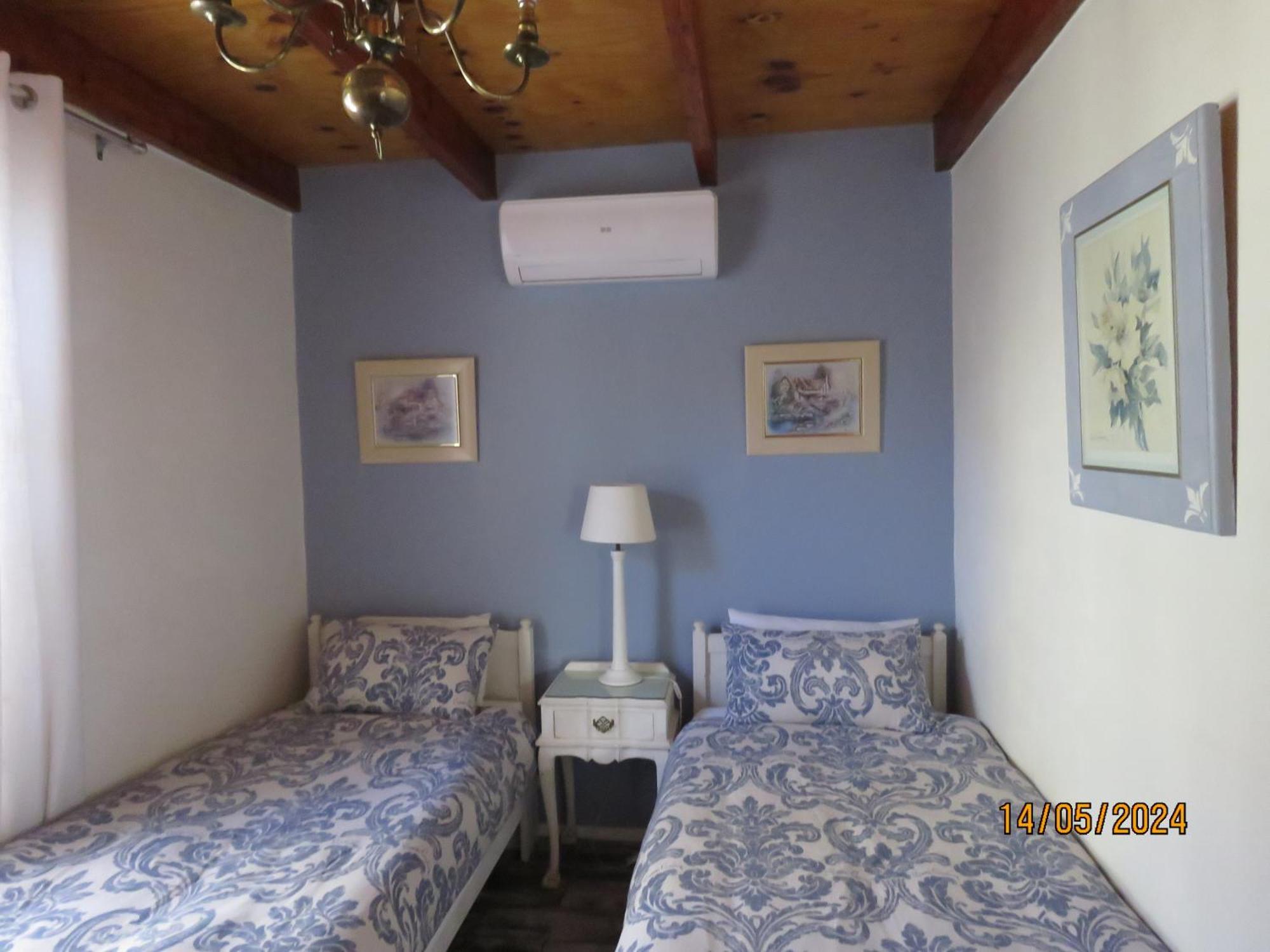 Town And Country Apartment Caledon Bagian luar foto