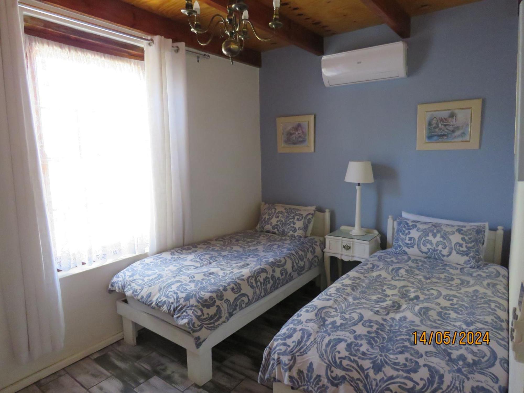 Town And Country Apartment Caledon Bagian luar foto
