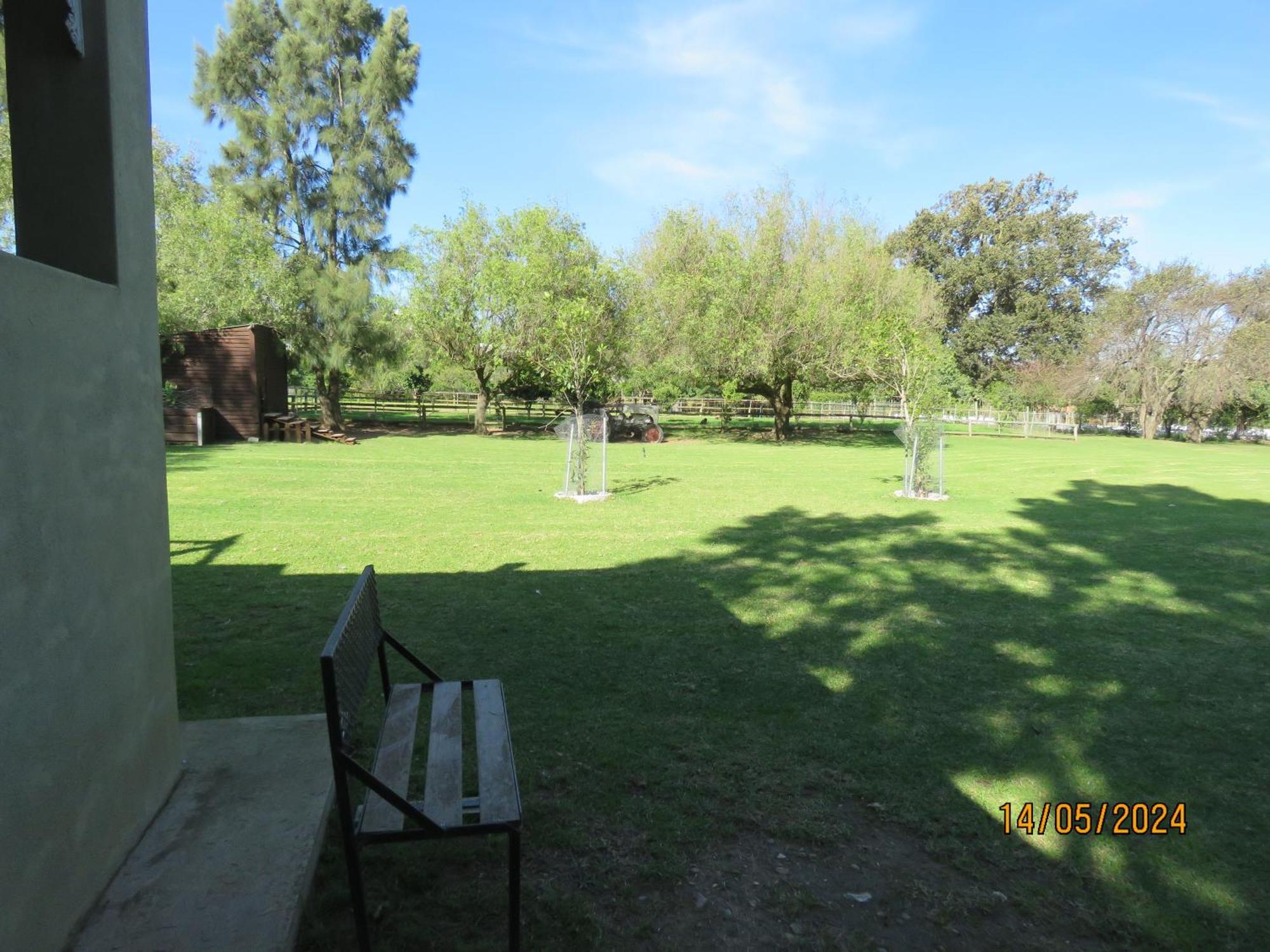 Town And Country Apartment Caledon Bagian luar foto
