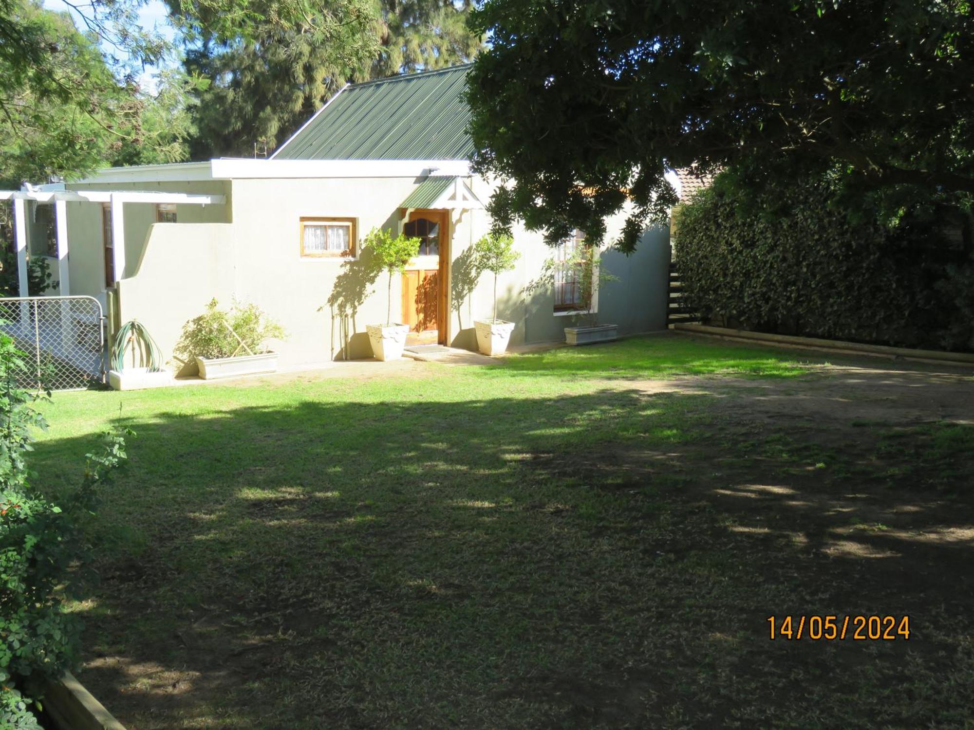 Town And Country Apartment Caledon Bagian luar foto