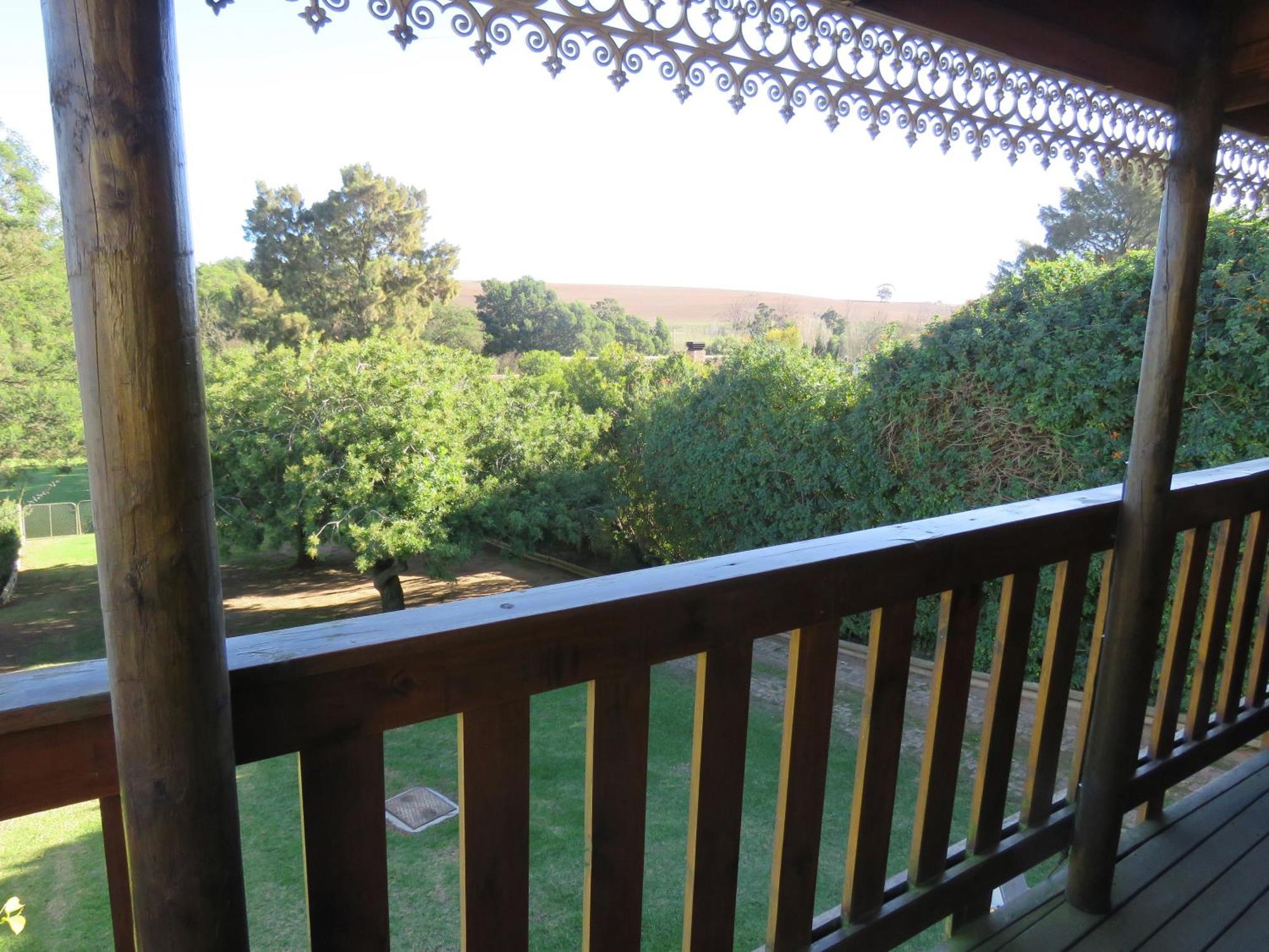 Town And Country Apartment Caledon Bagian luar foto